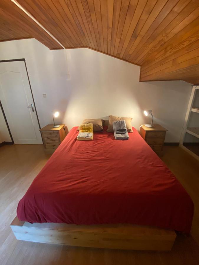 Appartement mansardé dans maison avec jardin en bord de piste, vue montagne Les Houches Esterno foto