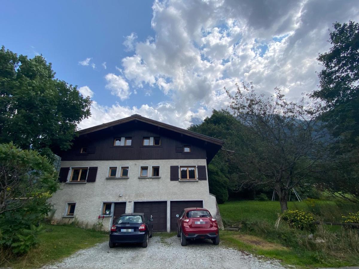 Appartement mansardé dans maison avec jardin en bord de piste, vue montagne Les Houches Esterno foto